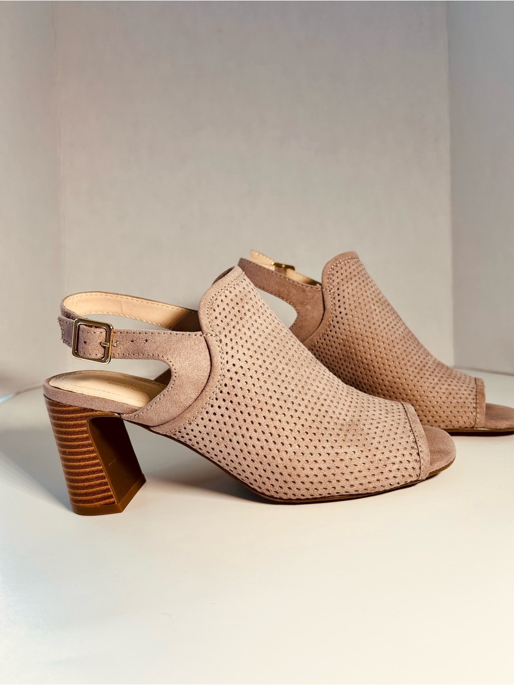 Liz Claiborne Perforated Peep-Toe Slingback Heels in Blush Pink